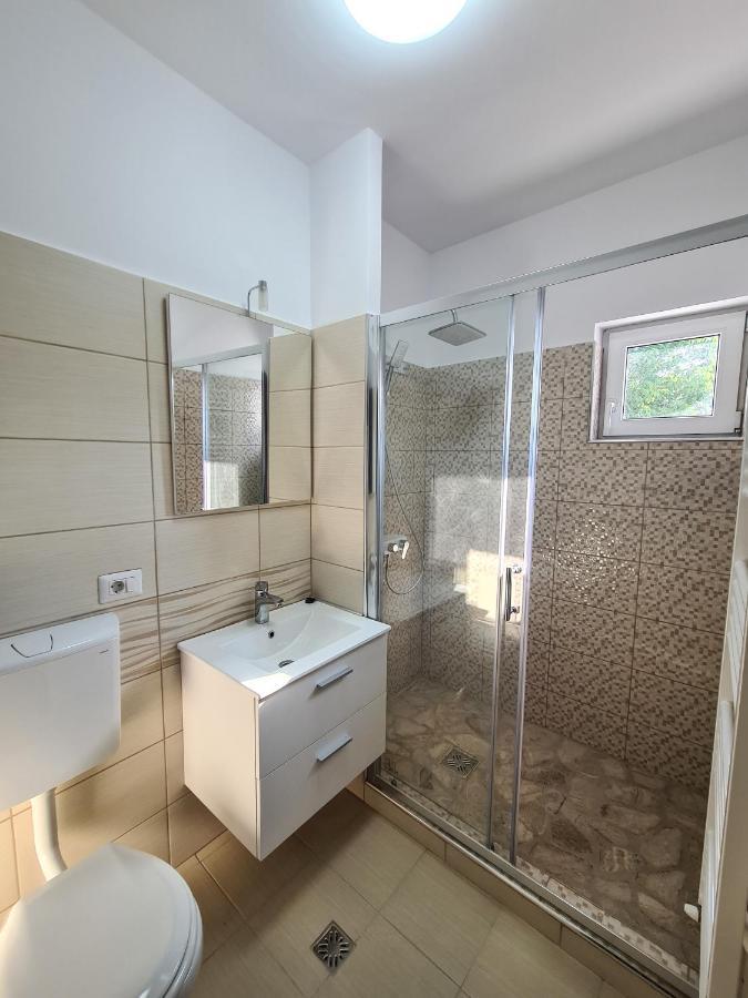 Pensiunea Lavanda, Piatra-Neamt Piatra Neamt Ngoại thất bức ảnh