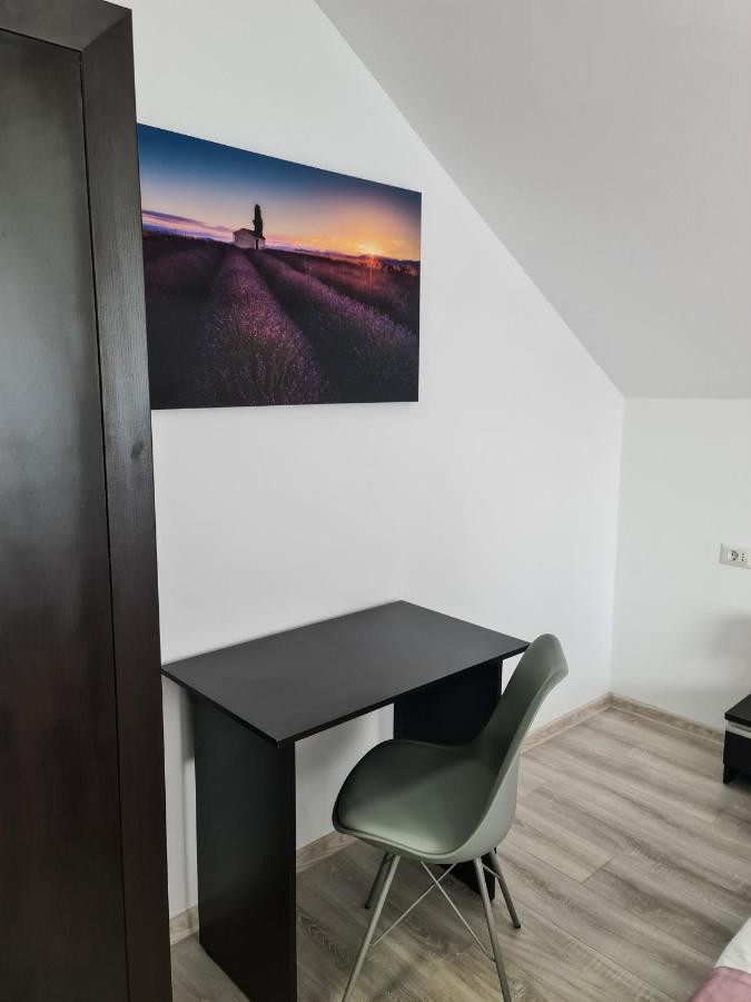 Pensiunea Lavanda, Piatra-Neamt Piatra Neamt Ngoại thất bức ảnh