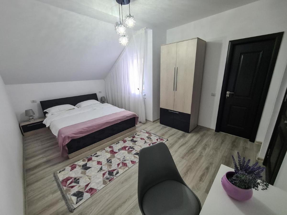 Pensiunea Lavanda, Piatra-Neamt Piatra Neamt Ngoại thất bức ảnh